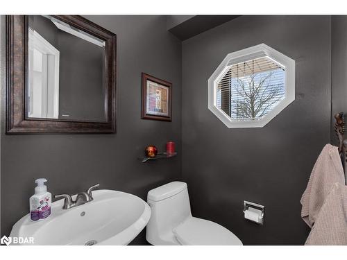 2264 Victoria Street, Innisfil, ON - Indoor Photo Showing Bathroom