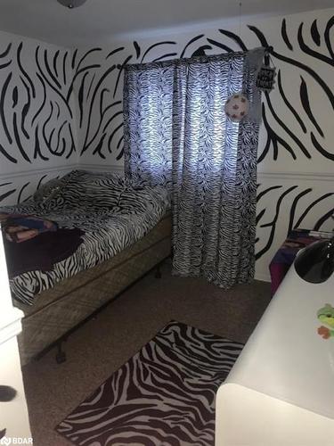 88 Kipling Place, Barrie, ON - Indoor Photo Showing Bedroom