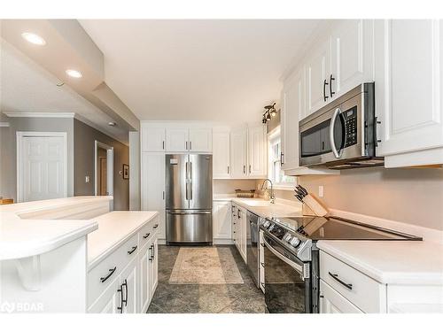 1069 Lakeshore Rd Road E, Oro-Medonte, ON - Indoor Photo Showing Kitchen