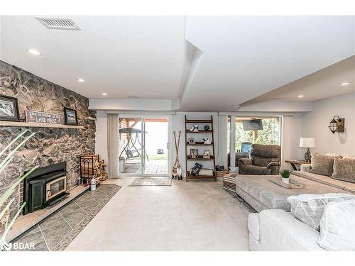 1069 Lakeshore Rd Road E, Oro-Medonte, ON - Indoor Photo Showing Living Room With Fireplace
