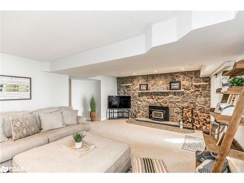 1069 Lakeshore Rd Road E, Oro-Medonte, ON - Indoor Photo Showing Living Room With Fireplace