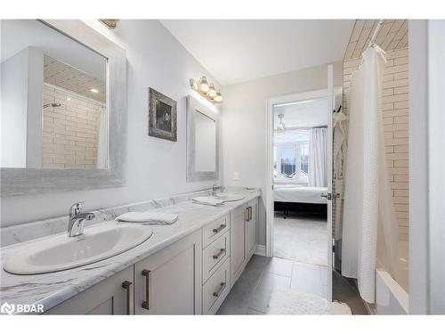 681 Lakelands Avenue, Innisfil, ON - Indoor Photo Showing Bathroom