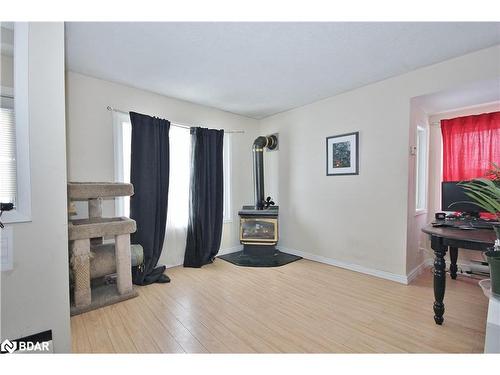 683 10Th Line, Innisfil, ON - Indoor With Fireplace
