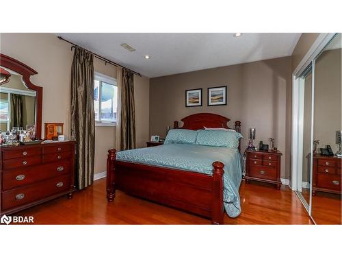 59 Nicklaus Drive, Barrie, ON - Indoor Photo Showing Bedroom