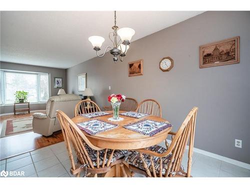 25 Pridham Crescent, Angus, ON - Indoor Photo Showing Dining Room