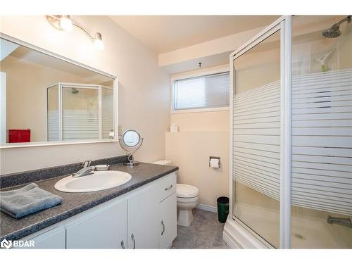 25 Pridham Crescent, Angus, ON - Indoor Photo Showing Bathroom
