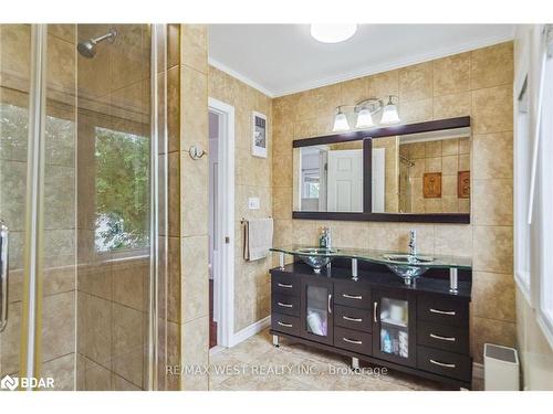 2892 Weston Road, Toronto, ON - Indoor Photo Showing Bathroom