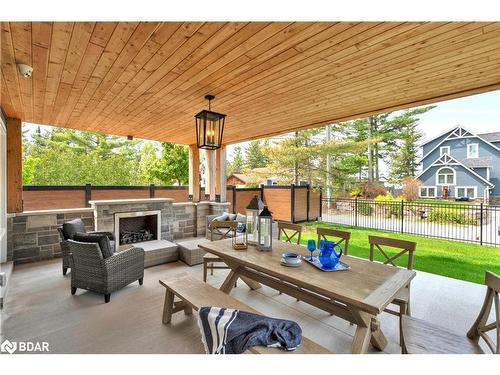 395 Eastdale Drive, Wasaga Beach, ON - Outdoor With Deck Patio Veranda With Exterior