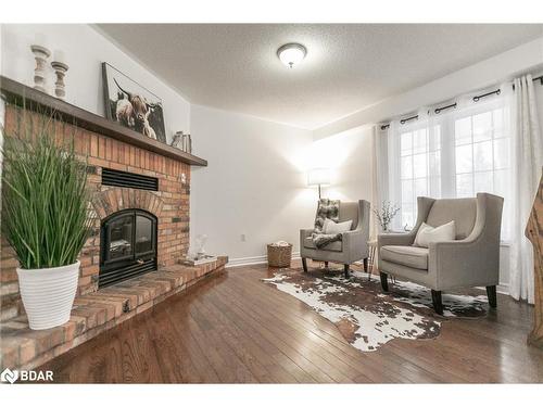 10 Cindy Lane, Lisle, ON - Indoor Photo Showing Living Room With Fireplace