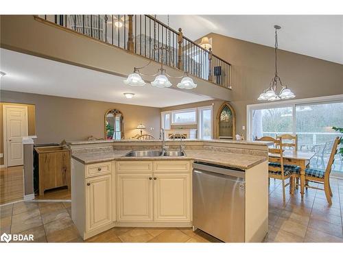 91 Seline Crescent, Barrie, ON - Indoor Photo Showing Kitchen With Double Sink