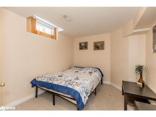 850 Leslie Drive, Innisfil, ON - Indoor Photo Showing Bedroom
