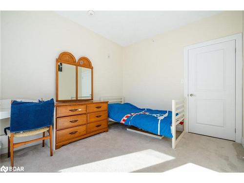 301-304 Essa Road, Barrie, ON - Indoor Photo Showing Bedroom
