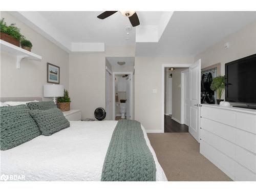 101-306 Essa Road, Barrie, ON - Indoor Photo Showing Bedroom