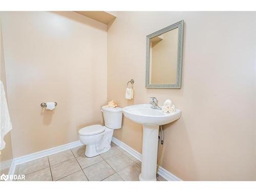 4 Silvercreek Crescent, Barrie, ON - Indoor Photo Showing Bathroom
