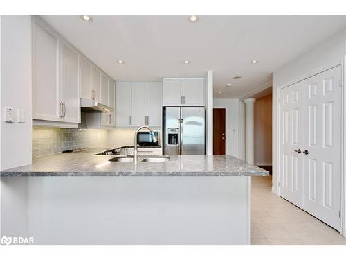 1304-37 Ellen Street Street, Barrie, ON - Indoor Photo Showing Kitchen With Upgraded Kitchen