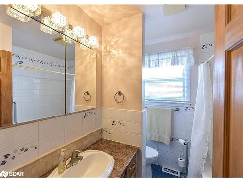 13 Eleanor Road, Orillia, ON - Indoor Photo Showing Bathroom