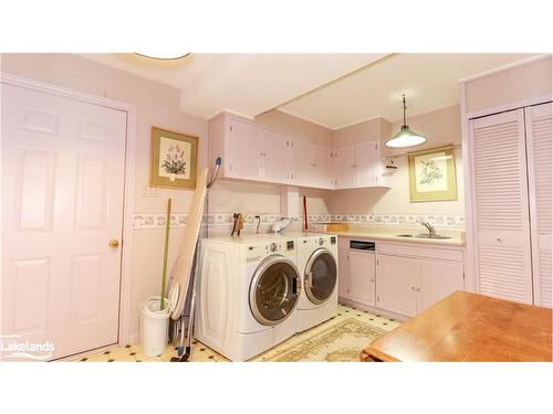 160 Gilwood Park Drive, Penetanguishene, ON - Indoor Photo Showing Laundry Room