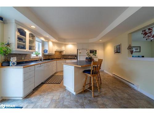 195 Bayshore Dr Drive, Brechin, ON - Indoor Photo Showing Kitchen With Double Sink