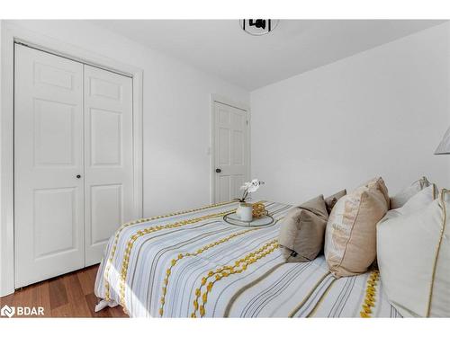 66 Albion Lane Line, Tiny, ON - Indoor Photo Showing Bedroom