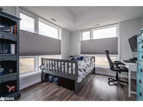 302-299 Cundles Road, Barrie, ON - Indoor Photo Showing Bedroom