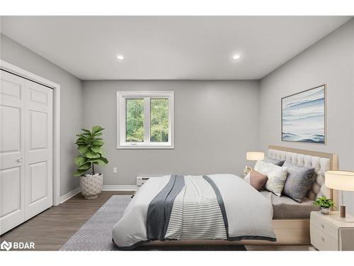 3554 John Street, Ramara, ON - Indoor Photo Showing Bedroom