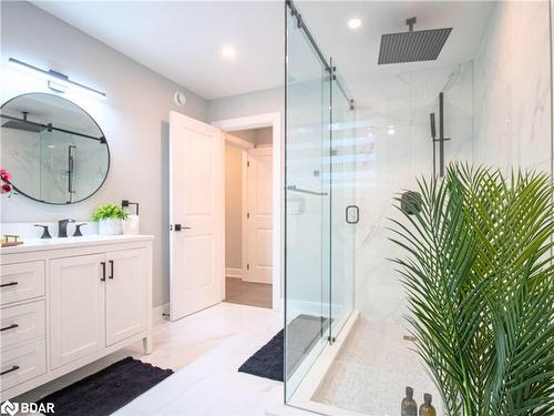 1056 Lippert Lane, Bancroft, ON - Indoor Photo Showing Bathroom