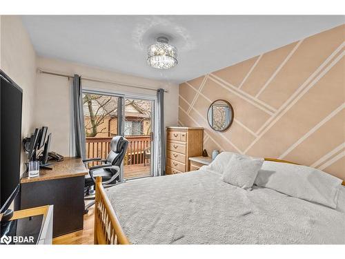 31-7 Briarwood Drive, Alliston, ON - Indoor Photo Showing Bedroom