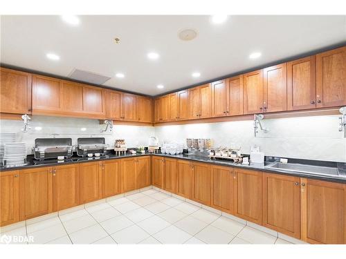 410-285 Steamship Bay Road, Gravenhurst, ON - Indoor Photo Showing Kitchen