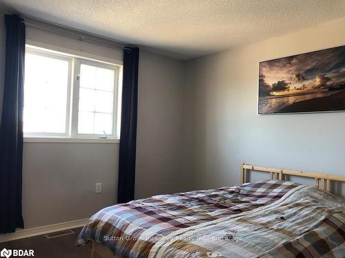 50 Dunsmore Lane, Barrie, ON - Indoor Photo Showing Bedroom