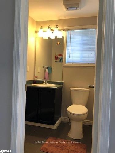 50 Dunsmore Lane, Barrie, ON - Indoor Photo Showing Bathroom