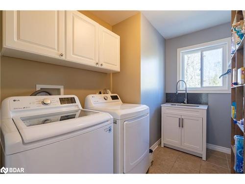 44 Meadows Avenue, Tay Twp, ON - Indoor Photo Showing Laundry Room