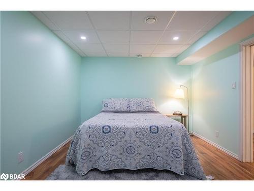44 Meadows Avenue, Tay Twp, ON - Indoor Photo Showing Bedroom