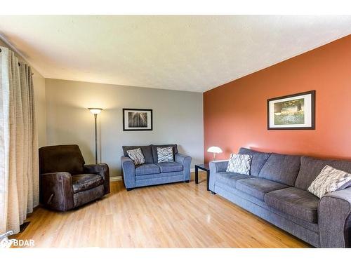 112 Greenfield Drive, Meaford, ON - Indoor Photo Showing Living Room