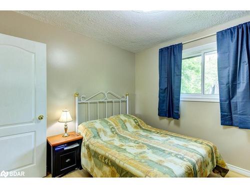 112 Greenfield Drive, Meaford, ON - Indoor Photo Showing Bedroom