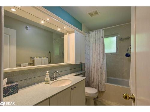 112 Greenfield Drive, Meaford, ON - Indoor Photo Showing Bathroom