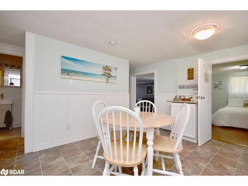 179 Melrose Avenue, Wasaga Beach, ON - Indoor Photo Showing Dining Room