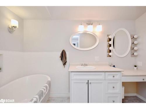 179 Melrose Avenue, Wasaga Beach, ON - Indoor Photo Showing Bathroom