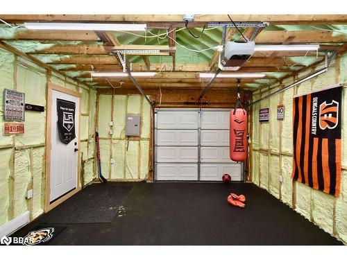 179 Melrose Avenue, Wasaga Beach, ON - Indoor Photo Showing Garage