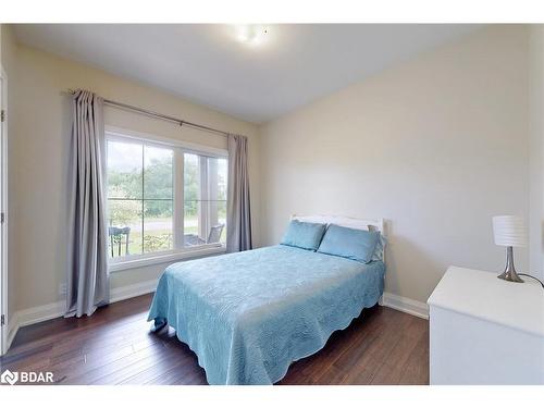 34 Georgian Grande Drive, Oro-Medonte, ON - Indoor Photo Showing Bedroom