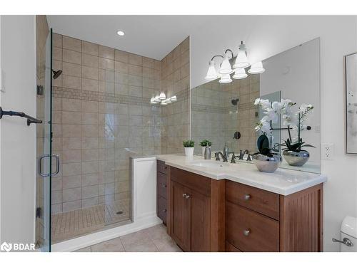415 Little Avenue, Barrie, ON - Indoor Photo Showing Bathroom