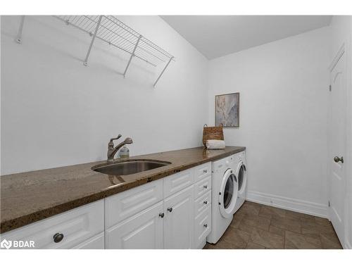 415 Little Avenue, Barrie, ON - Indoor Photo Showing Laundry Room