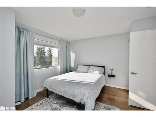 19-369 Essa Road, Barrie, ON - Indoor Photo Showing Bedroom