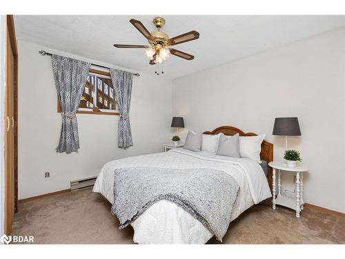 1047 Sands Road, Minett, ON - Indoor Photo Showing Bedroom