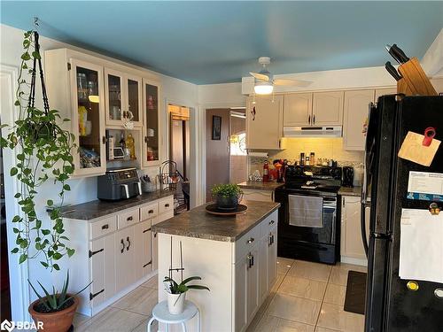 4 Campbell Avenue, Oro-Medonte, ON - Indoor Photo Showing Kitchen