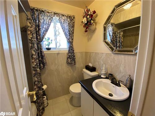 4 Campbell Avenue, Oro-Medonte, ON - Indoor Photo Showing Bathroom