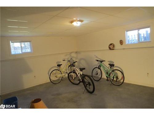 4 Campbell Avenue, Oro-Medonte, ON - Indoor Photo Showing Garage