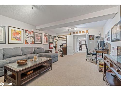 76 Luella Boulevard, Anten Mills, ON - Indoor Photo Showing Living Room