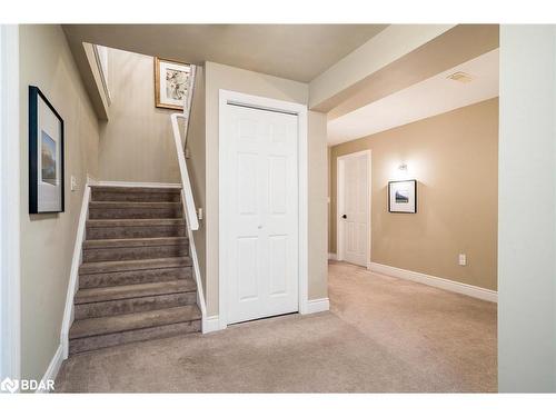 20 Prince William Way, Barrie, ON - Indoor Photo Showing Other Room