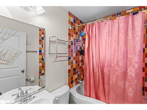 65 Sophia Street E, Barrie, ON - Indoor Photo Showing Bathroom