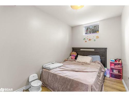 65 Sophia Street E, Barrie, ON - Indoor Photo Showing Bedroom